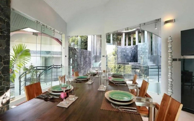 Villa Moonshadow