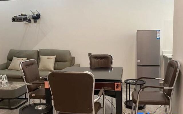 Yunju Qijian Homestay (Mangshi Airport Branch)