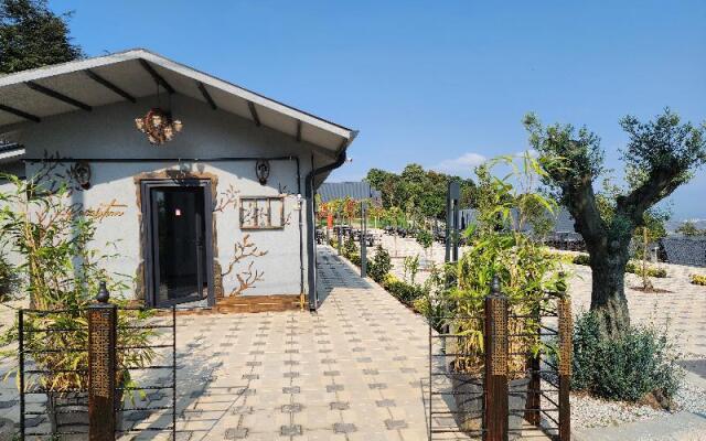 Aronia Bungalow
