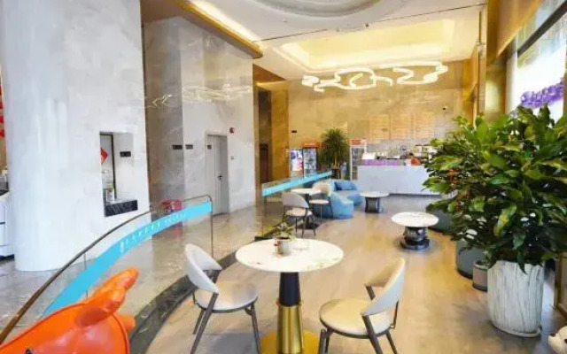 Green View Hotel (Foshan Xiqiao Mountain Qian Guo Qing Store)