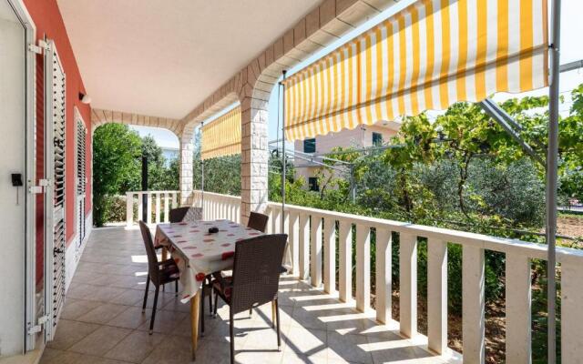 Holiday home VesnaD-25m from beach