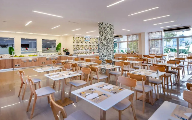 Palm Beach Hotel - Adults only