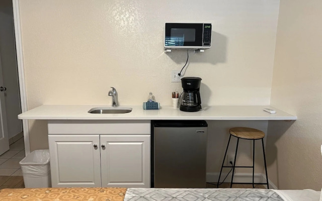 Beachside Resort Motel