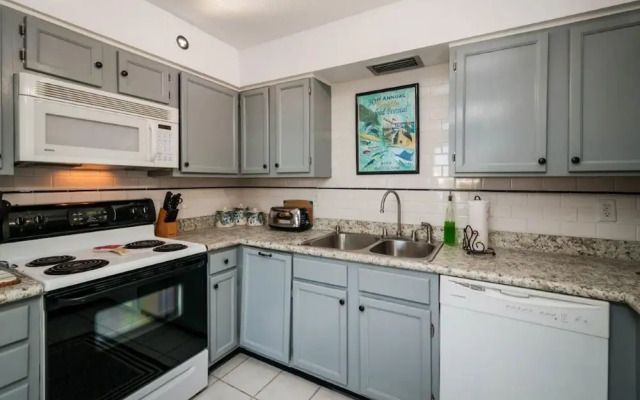 Enclave Condo 701a by Destin Getaways