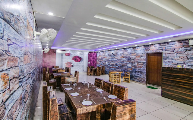 Fabhotel The Orient