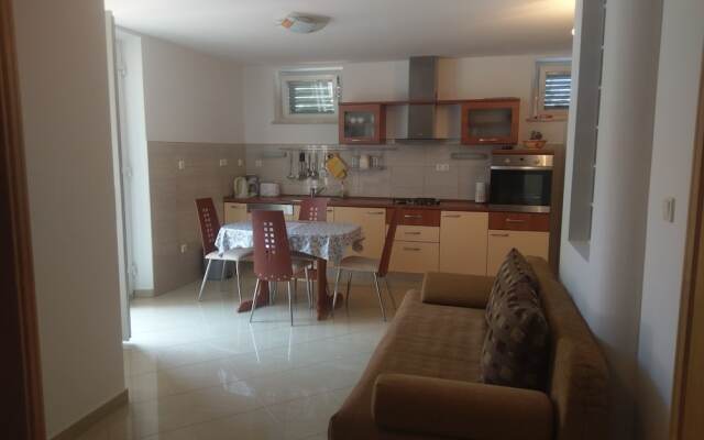 Apartment Lucija