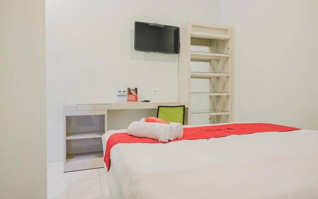 RedDoorz @ Jalan Pangeran Antasari Lampung 2