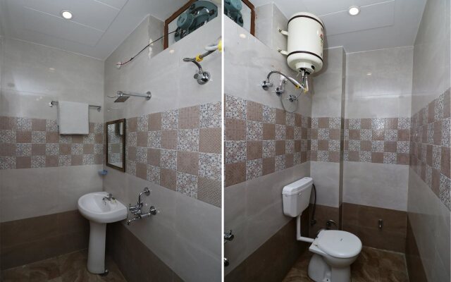 Chandra Palace By OYO Rooms