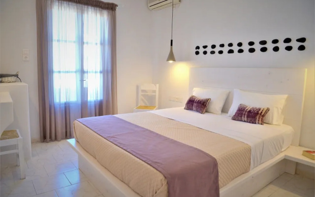Moraitis Studios Dioni Lux Inn