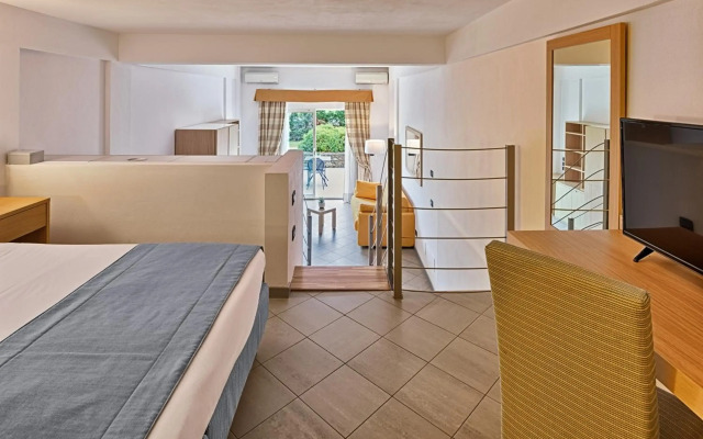 Aregai Marina Hotel & Residence