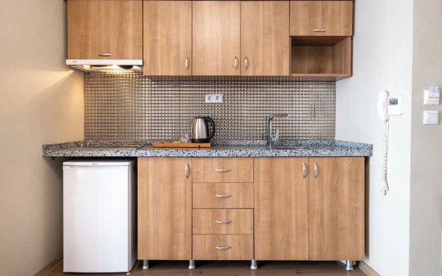 Lavin Hotel & Suites