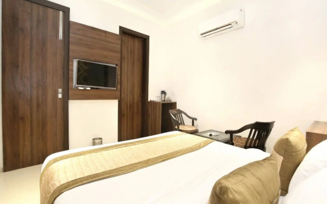 Hotel Grand Star by OYO Rooms