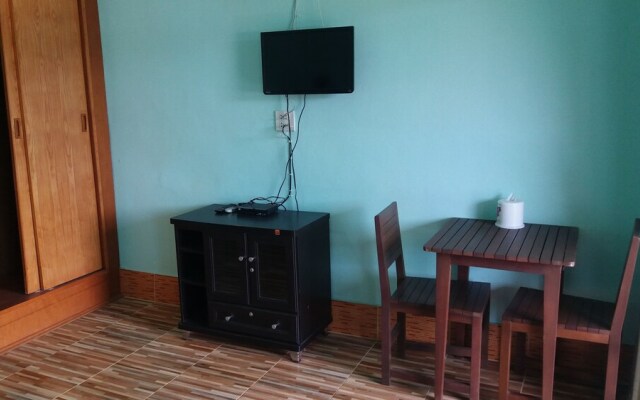 Lanta School Beach Resort