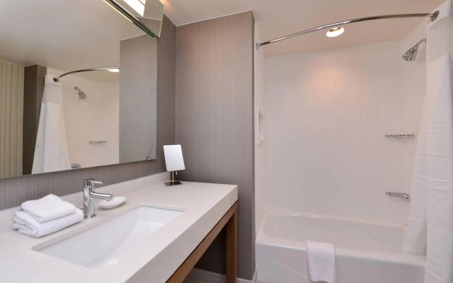 Courtyard by Marriott Toledo North