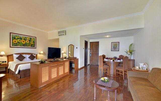 Grand Whiz Hotel Trawas