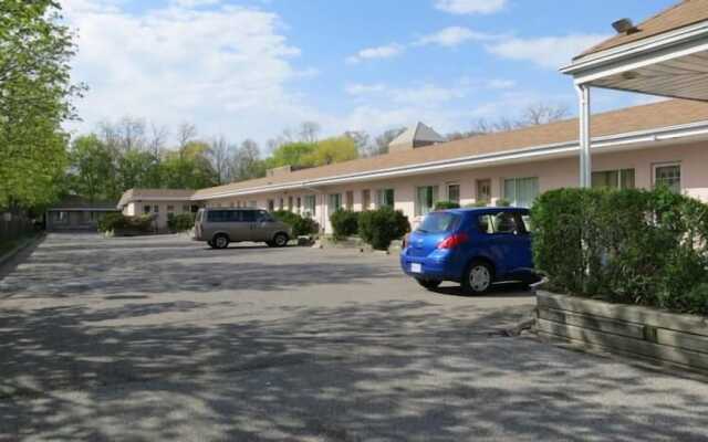 Clarkson Village Motel