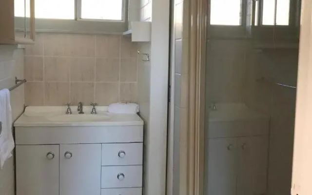 Kon Tiki Apartments
