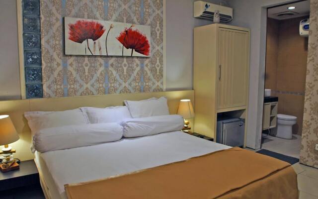 RedDoorz Near Ciputra World