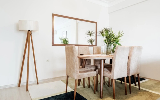 Sea View Flat w Balcony 5 min to Dolmabahce Palace