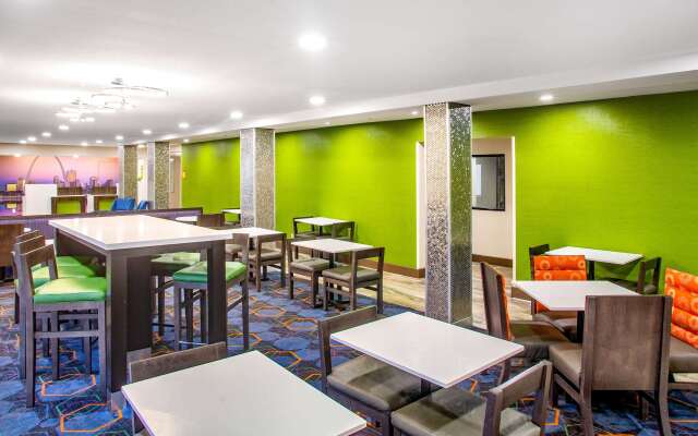 La Quinta Inn by Wyndham St. Louis Hazelwood - Airport North
