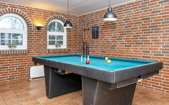 10 Person Holiday Home in Glesborg-by Traum