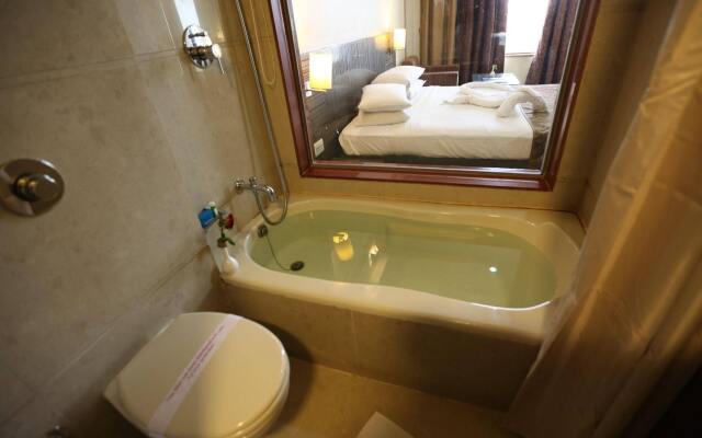 Silver Cloud Hotel & Banquets Ahmedabad