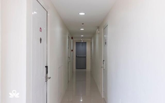 ZEN Rooms Triangle Hotel Manila