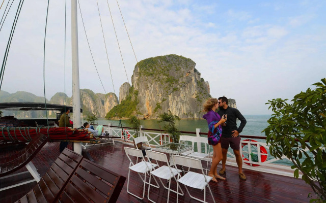 Imperial Legend Cruise Halong