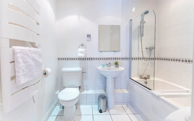 Celador Apartments - Riverside House Serviced Apartments