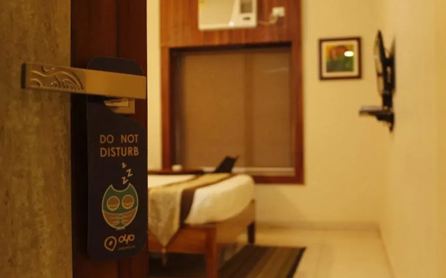 OYO Premium Old Station Road Bhubaneswar 4