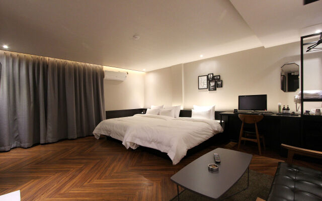 To Heaven Hotel Nampo