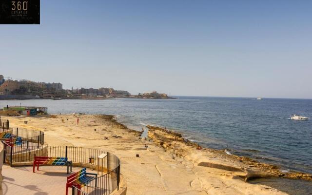Unique Seafront 3BR, Sliema beach - AC & WiFi by 360 Estates