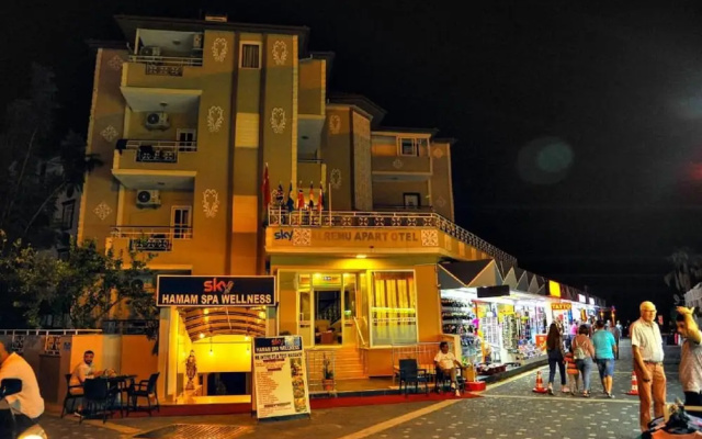 Beach Front Apartment Close to Centre of Side With all you Desire Sleeps up to 4