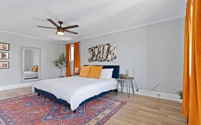 Quiet Retreat Off Magazine w Balcony Parking