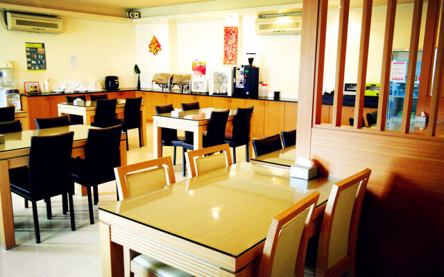 Discovery Motel - Tucheng