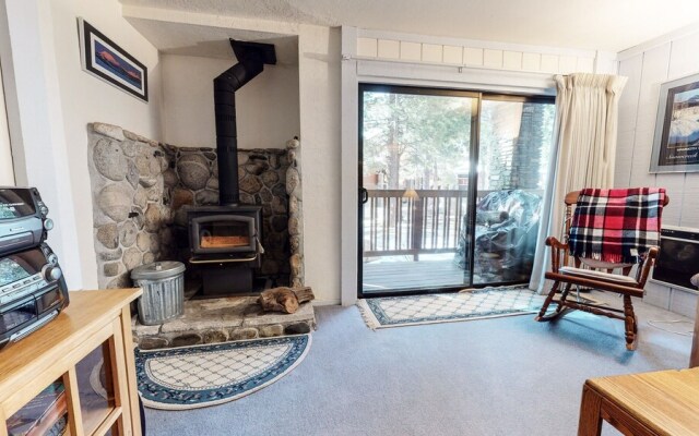 Summit 41 Spacious and Stones Throw to Eagle Lodge by RedAwning