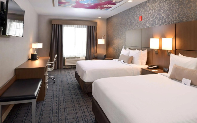 Holiday Inn and Suites Memphis Southeast Germantown