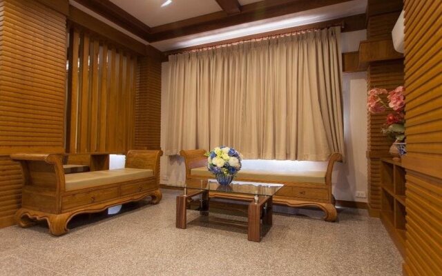 Muangchalearm Apartment