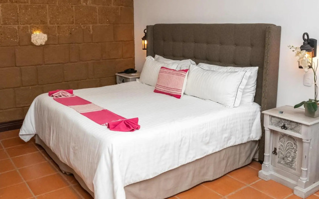 Casa de Adobe Gallery & Luxury Boutique