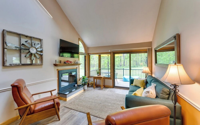 Updated Retreat w/ Golf Course & Wildlife Views!