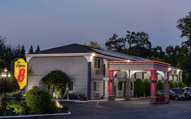 Super 8 by Wyndham Ukiah