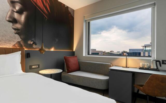 Radisson RED Hotel, Johannesburg Rosebank