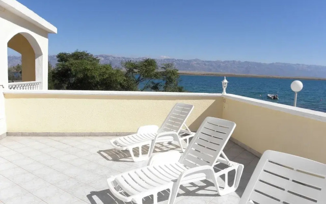 Stjepan- 10 m From Beach - A1 Prizemlje Desno