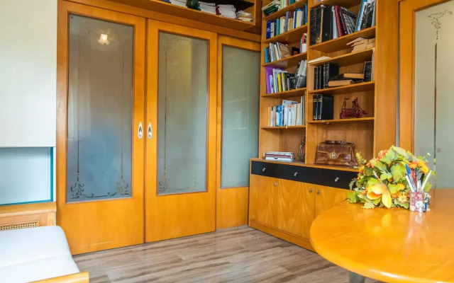 Sunny Apartment