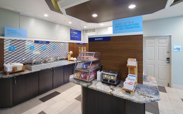 Holiday Inn Express Grand Rapids SW by IHG