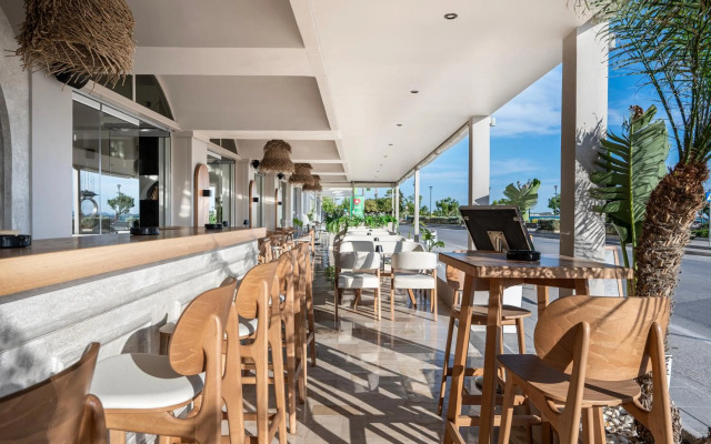 Zephyros Hotel