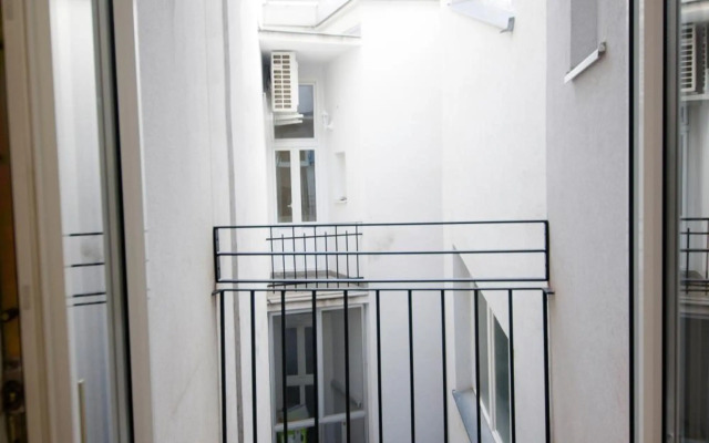 Studio Apartments Urania - Mai's Apartments