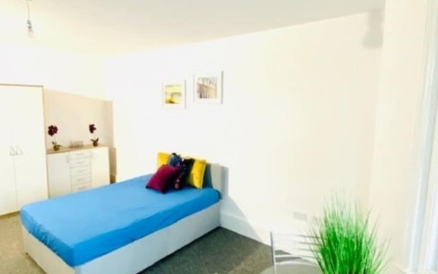 Cosy Apartment in Bournemouth Near the Sea
