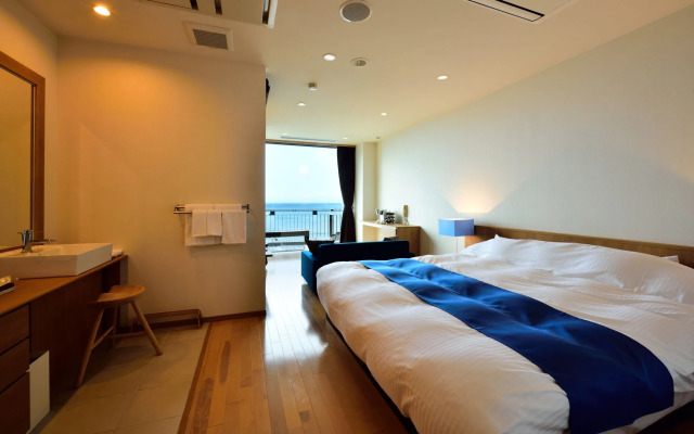 Fontaine Bleau Atami