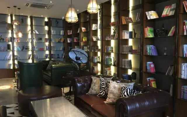 James Joyce Coffetel (Yancheng Helan Huahai)